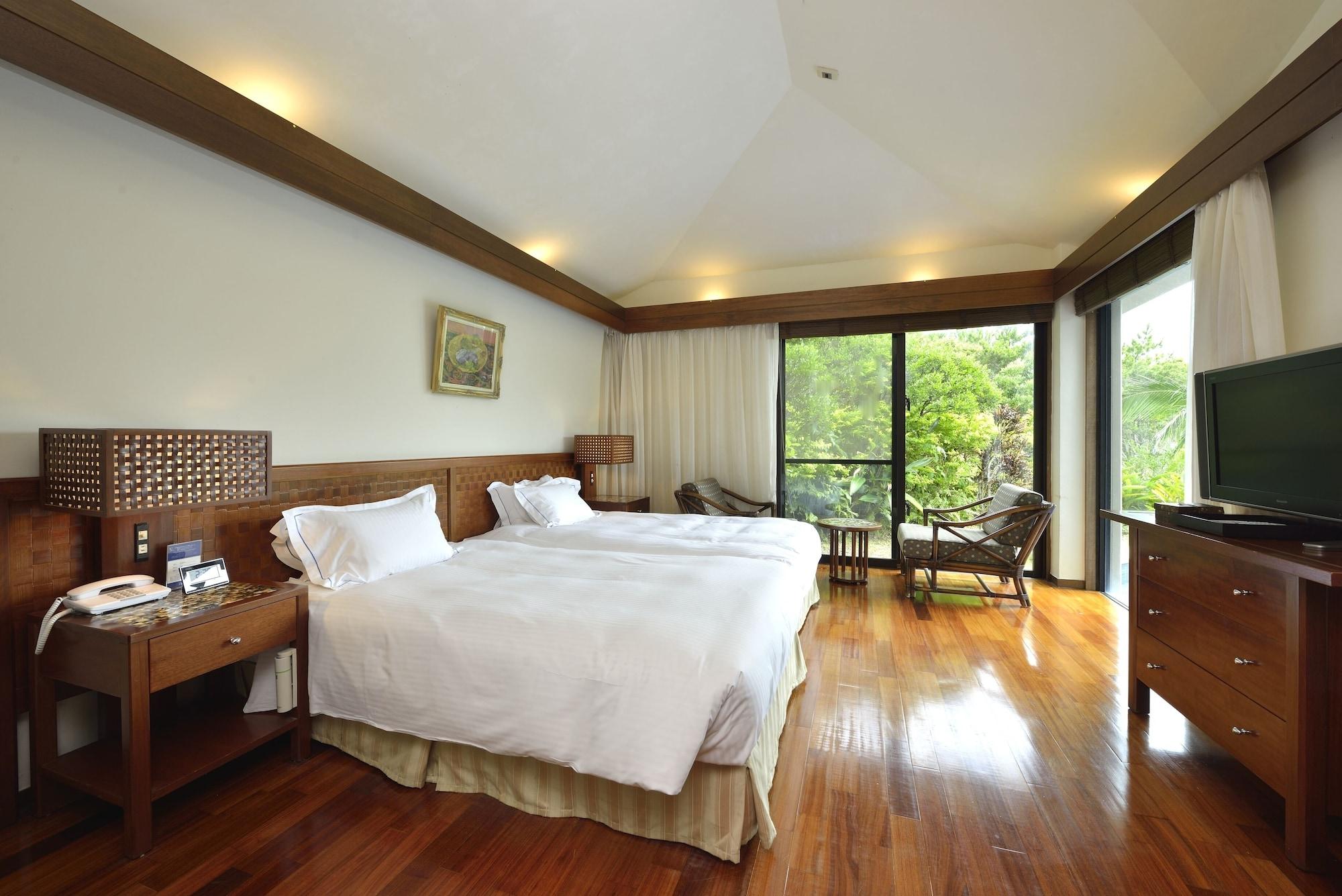 Kanehide Kise Country Club Nago Buitenkant foto